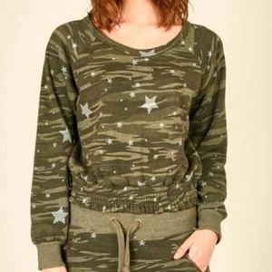 Vintage Havana Camo And Stars Crop Sweatshirt